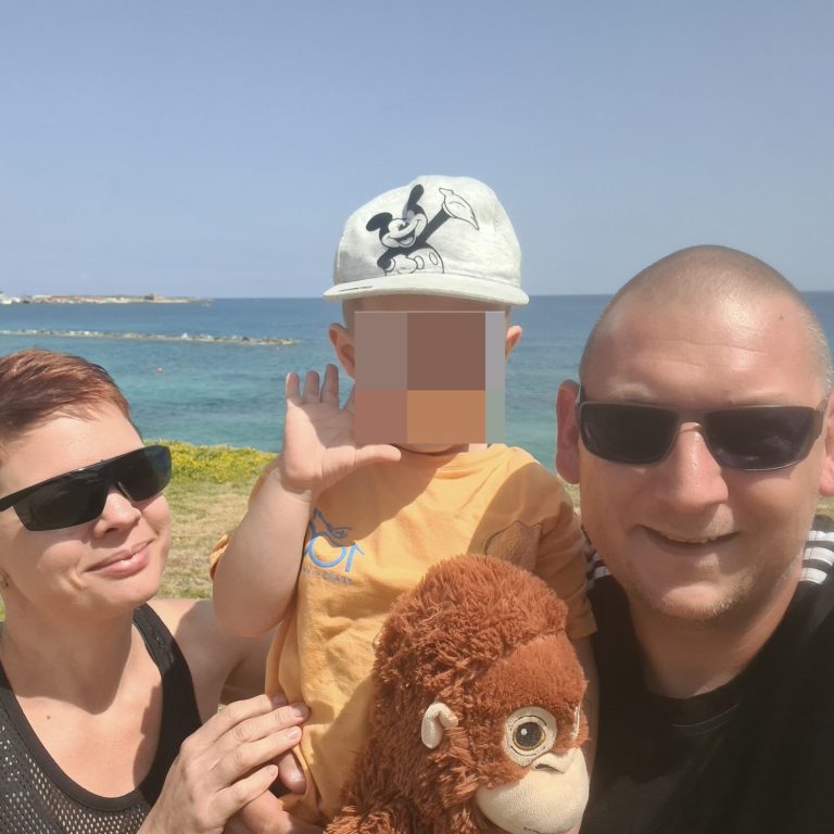 Über uns – Familie hinter Kinderleicht Auswandern mit Kind in Zypern Auswanderer-Familie – Papa, Mama und Kind stellen sich vor: Unsere Geschichte beim Auswandern nach Zypern